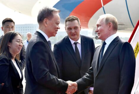 Putin arranca una larga visita oficial de cuatro días a China