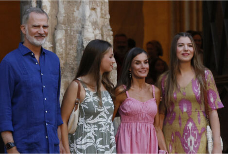 Las tres razones por las que los Reyes y sus hijas viajan siempre en dos aviones separados