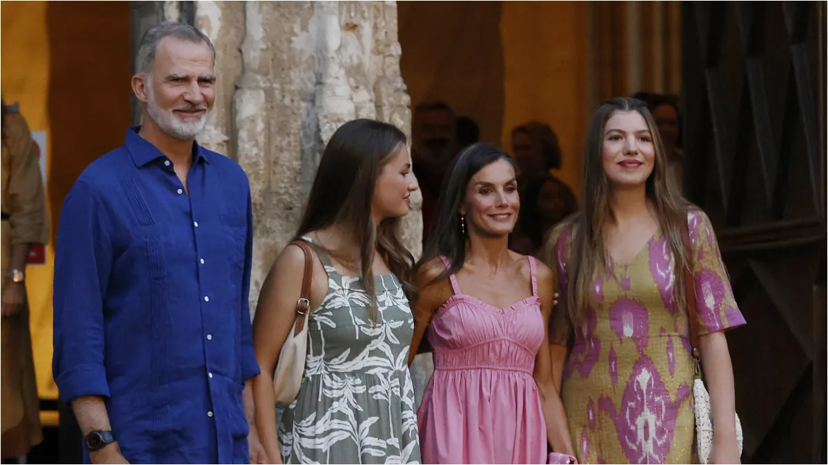Las tres razones por las que los Reyes y sus hijas viajan siempre en dos aviones separados