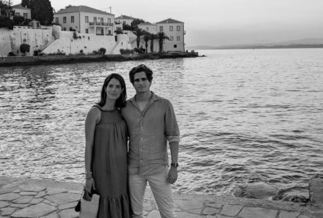 Spetses, la isla griega de moda que reúne a la jet set española, realeza europea y una Kennedy