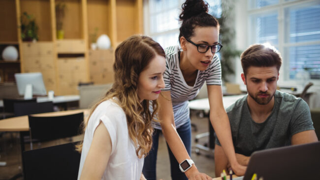 El 35% de los jóvenes en España se arrepiente de elegir el sector en el que trabaja