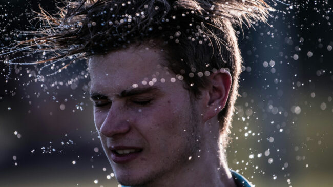 Así hemos demonizado el sudor: de cómo convertimos a un aliado en enemigo