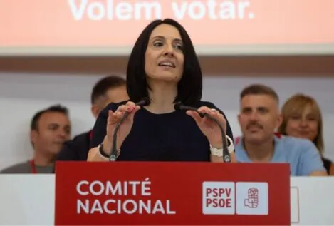 El PSOE llama «caradura» a Feijóo por aplaudir a los presidentes del PP ante los incendios
