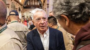 El Tribunal Superior de Bogotá ordena la libertad inmediata del expresidente Uribe