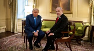 Trump, sobre Netanyahu, acusado de crímenes contra la humanidad: «Es un héroe de guerra»
