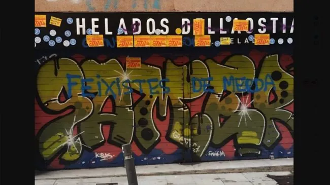 Vandalizan una heladería argentina en Barcelona por no atender en catalán