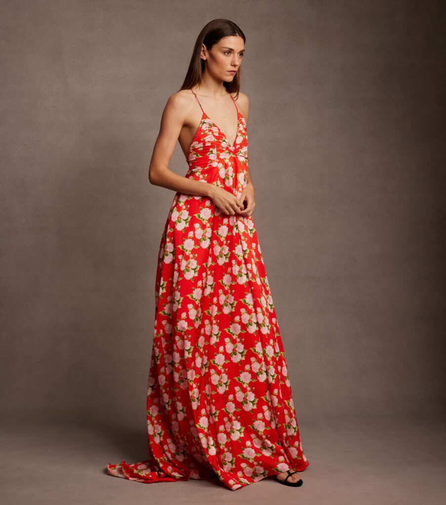 Diseño veraniego con estampado de flores de Artola Couture. (PVP: 695€)