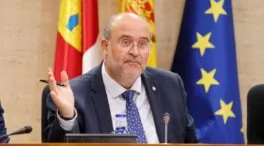 El 'dos' de Page le ensalza ante la «oscuridad» del PSOE: «Mantiene la llama del partido»
