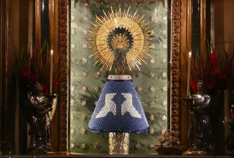 La Virgen del Pilar luce un manto de origami en el 80 aniversario de la bomba de Hiroshima