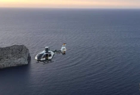 Hallan restos de la avioneta que ha caído al mar frente al puerto de Sóller de Mallorca
