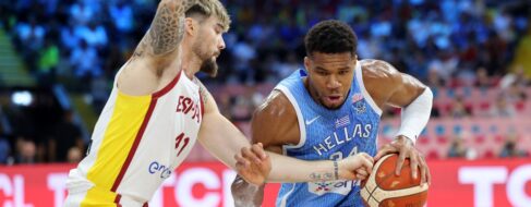 España cae ante Grecia y queda eliminada del Eurobasket en el adiós de Scariolo