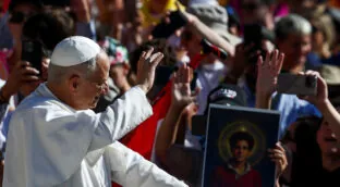 El primer santo 'millenial': el Papa canoniza a Carlo Acutis, apodado el 'influencer de Dios'