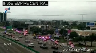 Al menos un muerto por un tiroteo en un centro de inmigrantes de Dallas