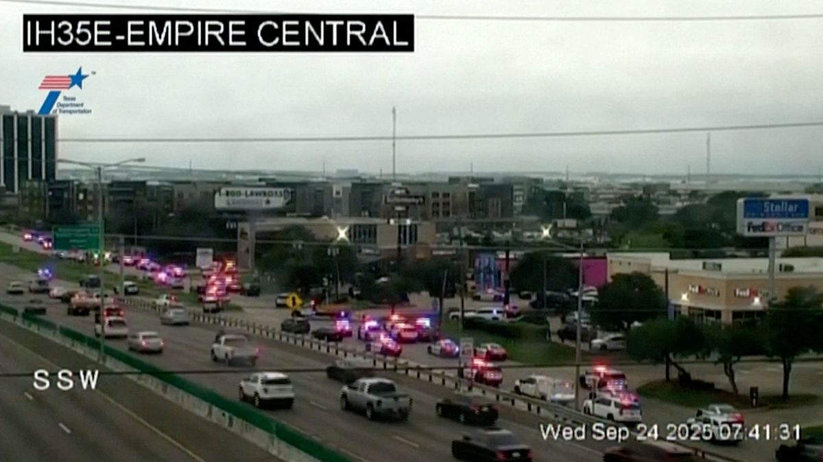 Al menos un muerto por un tiroteo en un centro de inmigrantes de Dallas