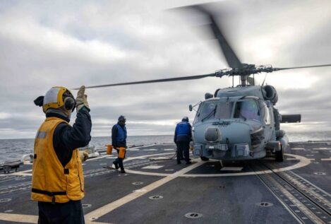 Un helicóptero de EEUU en la base de Rota alimenta la teoría de la fuga del general argelino