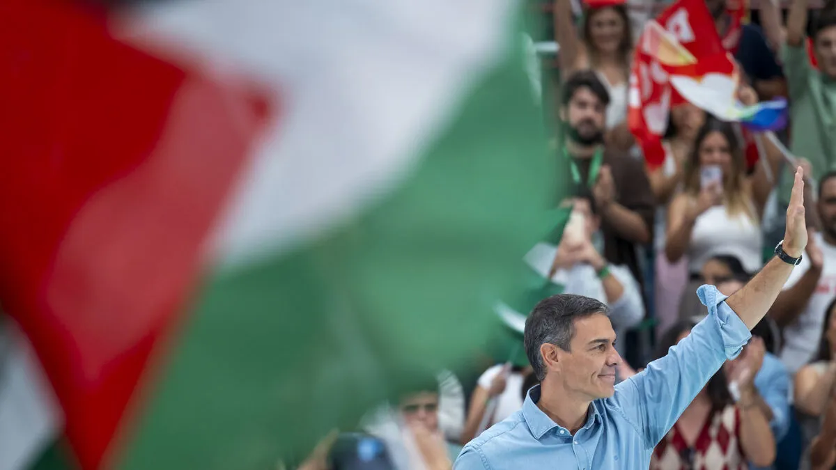 Sánchez traslada su «respeto» a los ciclistas y su «admiración» a las protestas propalestinas