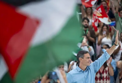 Sánchez traslada su «respeto» a los ciclistas y su «admiración» a las protestas propalestinas