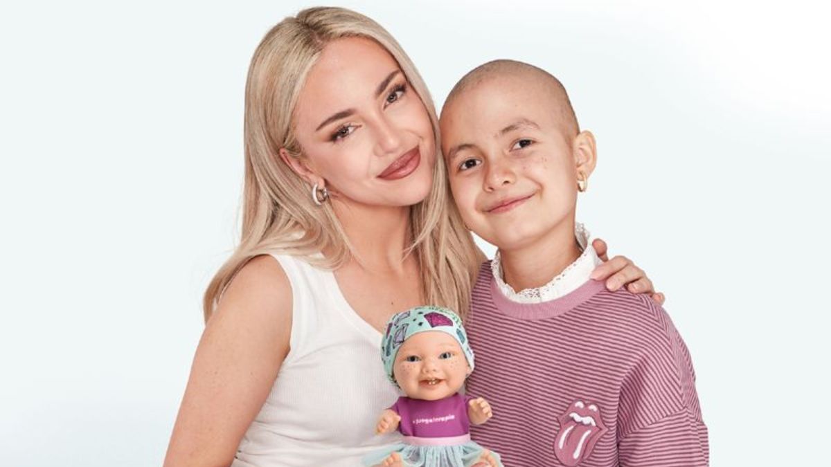 La Fundación Juegaterapia presenta su nuevo Baby Pelón junto a Ana Mena y la niña Arianny