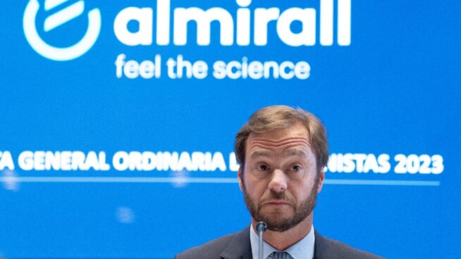 Almirall pierde un contrato con una tecnológica americana por la política de precios de Trump