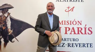 Arturo Pérez-Reverte resucita a Alatriste en 'Misión en París': entre Dumas y España