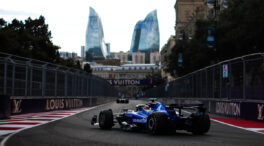 Sainz celebra su primer podio con Williams... y Verstappen arrasa en Bakú