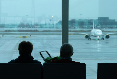 El Aeropuerto de Barcelona, alterado por la lluvia y el ciberataque europeo
