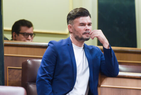 Rufián se desmarca de ERC y vota en contra de su partido en cinco propuestas de Junts