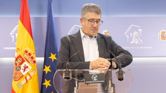 El PSOE ve «razonable» que Zapatero necesite tiempo para recopilar datos sobre las joyas