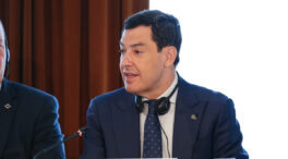 Andalucía eleva a 1.200 euros la deducción por alquiler a menores de 35 y mayores de 65 años