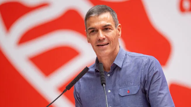 Sánchez dice que no quiere «ninguna lección» de Aznar, sino «disculpas» por Irak y el 11M