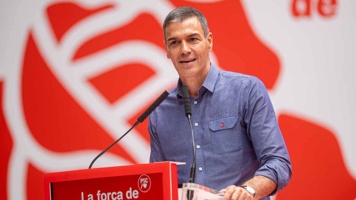 Sánchez dice que no quiere «ninguna lección» de Aznar, sino «disculpas» por Irak y el 11M