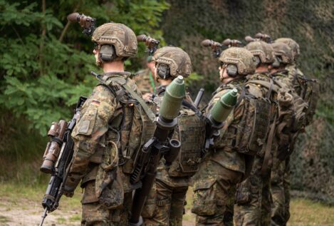 El mayor fabricante de armas de Alemania regala condones para reclutar a los jóvenes