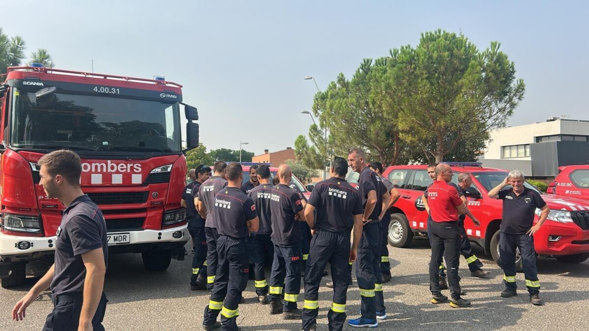 Los bomberos buscan a dos desaparecidos durante las inundaciones en Barcelona