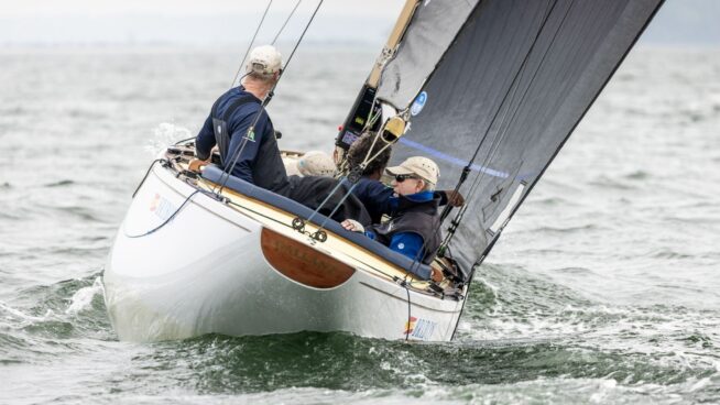 El barco del rey Juan Carlos se proclama de nuevo campeón del Mundial de seis metros