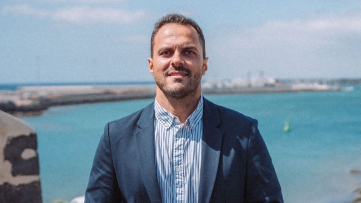 El alcalde de Arrecife: «Es algo intrínseco en el PSOE abusar de mujeres en prostíbulos»