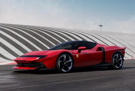 El nuevo Ferrari Testarossa ya no es como el de Miami Vice sino mucho mejor (y más caro)
