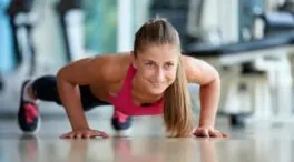 Flexiones de brazos excéntricas: el ejercicio clave para pecho, hombros y tríceps
