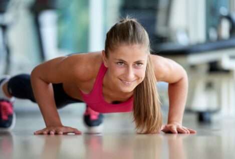 Flexiones de brazos excéntricas: el ejercicio clave para pecho, hombros y tríceps