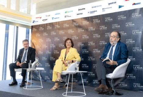 Premio Josep Piqué del VII Foro La Toja a los padres vivos de la Constitución