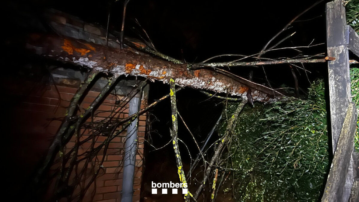 Hallado muerto uno de los desaparecidos por las riadas en Barcelona: buscan al segundo