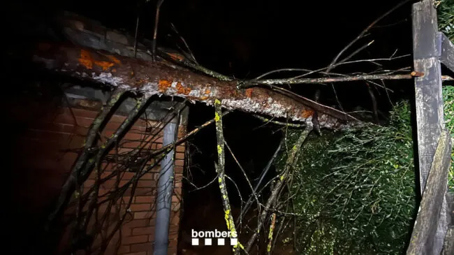 Hallado muerto uno de los desaparecidos por las riadas en Barcelona: buscan al segundo