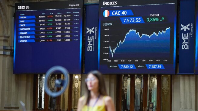 Las empresas españolas recortan un 74% su inversión en Europa y resisten en Latinoamérica