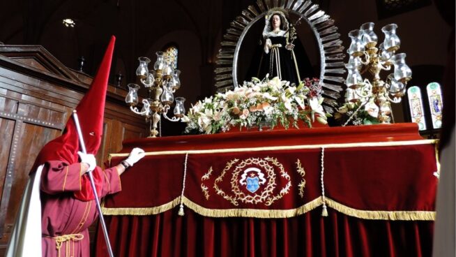 Un juzgado de Tenerife da un mes de plazo a una cofradía católica para que acepte mujeres