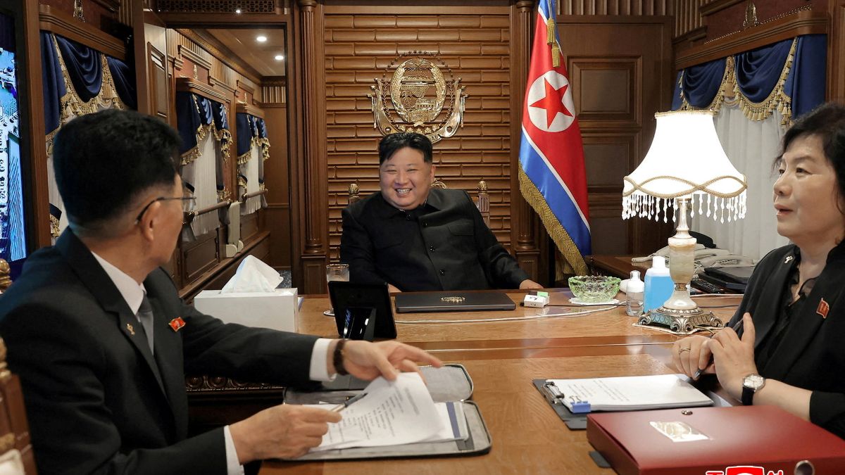 Kim Jong Un llega a China en un tren blindado para su primera visita oficial en seis años