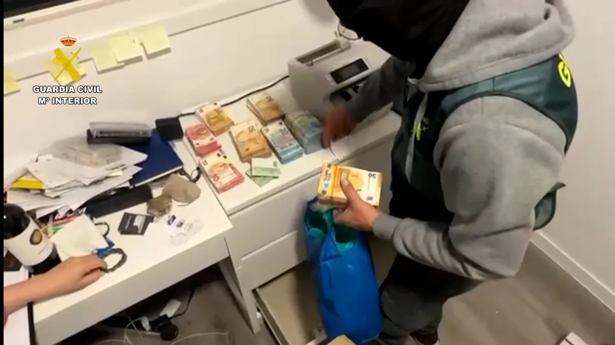 Hacienda gasta un millón de euros al año en destruir tabaco de contrabando