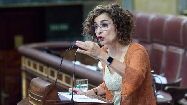 Montero responde a Junts que «los andaluces no viven de las subvenciones de nadie»