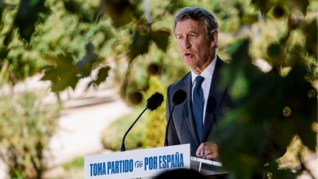 Feijóo dice que Sánchez no tiene «legitimidad» para hablar de abolir la prostitución