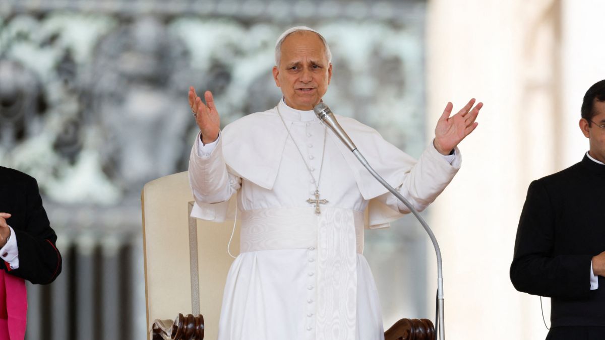 León XIV no tiene «por el momento» intención de permitir ordenar a mujeres sacerdotes