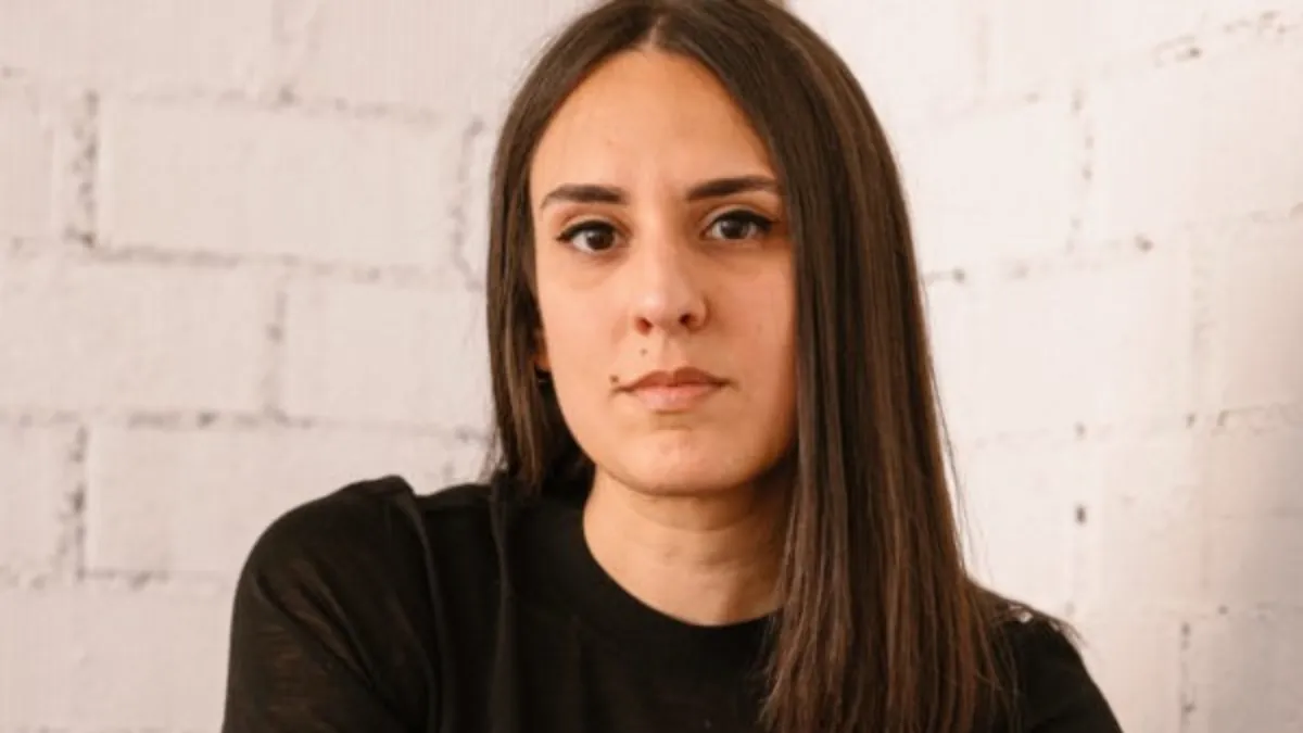 ‘Comerás flores’: Lucía Solla radiografía el cáncer de las relaciones desiguales