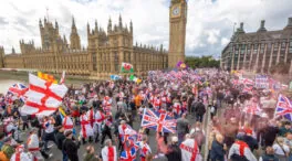 Decenas de policías heridos en una masiva manifestación «patriótica» en Londres